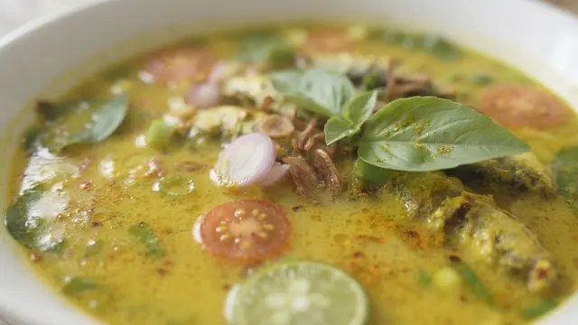 Kuah Kuning Pindang Besek