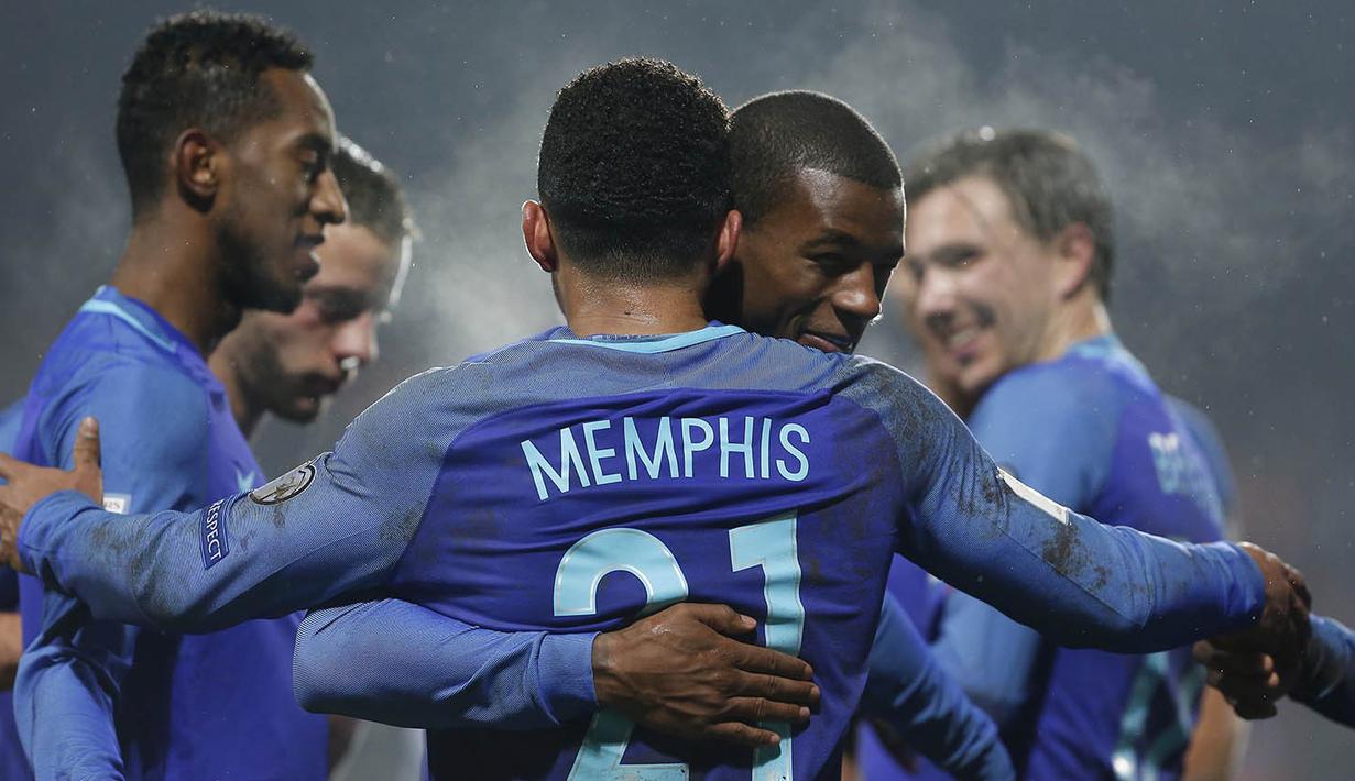 Performanya yang kurang baik membuat pelatih Manchester United, Jose Mourinho, lebih sering menjadikan Memphis Depay sebagai cadangan. (EPA/Julien Warnand) 