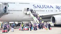 Jemaah haji Indonesia 2024 tiba di Tanah Air dengan menaiki pesawat Saudia Airlanies. (Foto: Humas Kemenag)