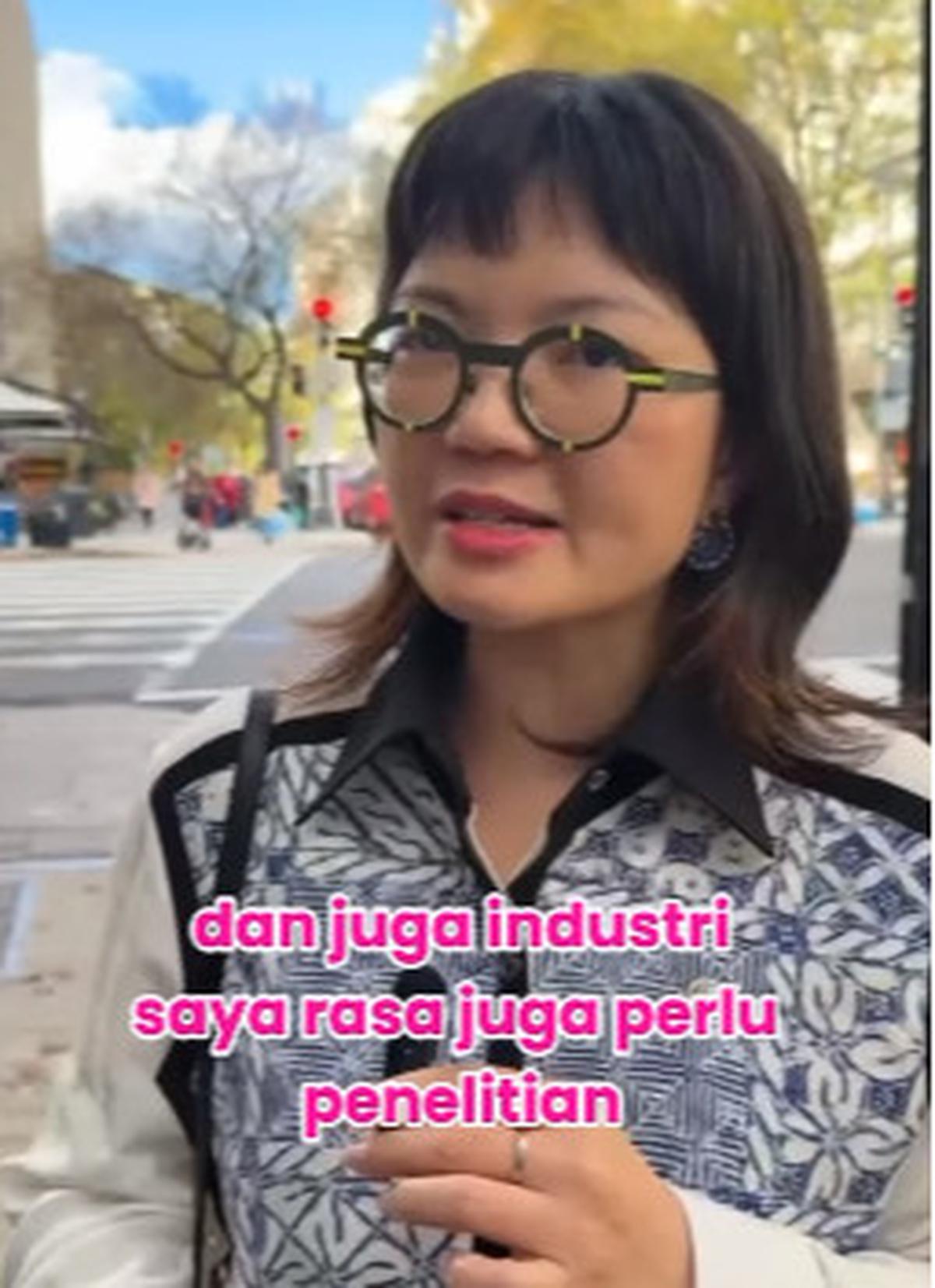 Asyiknya Profesor Stella Ngobrol Bareng Anak Konglomerat Keluarga Bakrie