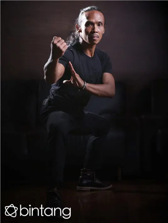 Sebagai aktor yang piawai dalam seni bela diri silat, Yayan Ruhian punya pandangan yang berbeda antara bela diri dengan akting. (Febio Hernanto/Bintang.com)
