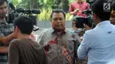 Anggota DPR Fraksi PKB Fathan Subchi usai menjalani pemeriksaan penyidik di Gedung KPK, Jakarta, Senin (30/9/2019). Fathan diperiksa sebagai saksi untuk tersangka Hong Artha John Alfred terkait kasus dugaan penerimaan hadiah dalam proyek di Kementerian PUPR TA 2016. (merdeka.com/Dwi Narwoko)