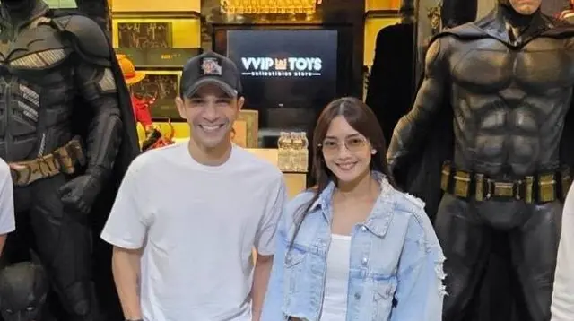 Ririn Dwi Ariyanti dan Jonathan Frizzy Kompak Hadiri Kondangan