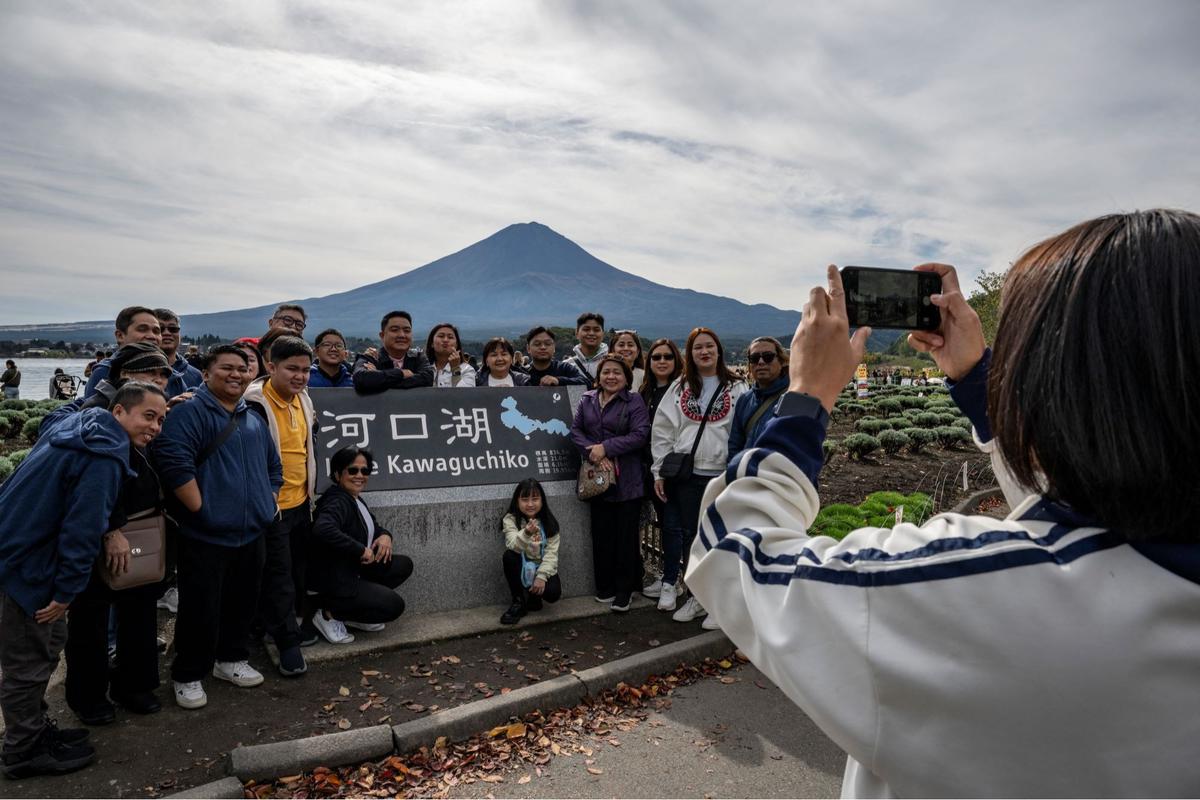 Puncak Gunung Fuji Tak Bersalju untuk Pertama Kali Sejak 130 Tahun