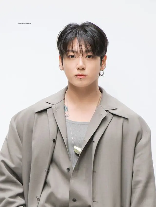 Potret Jungkook BTS Pancarkan Pesona Prince Charming dalam Debutnya di New York Fashion Week, Tampil Serba Calvin Klein