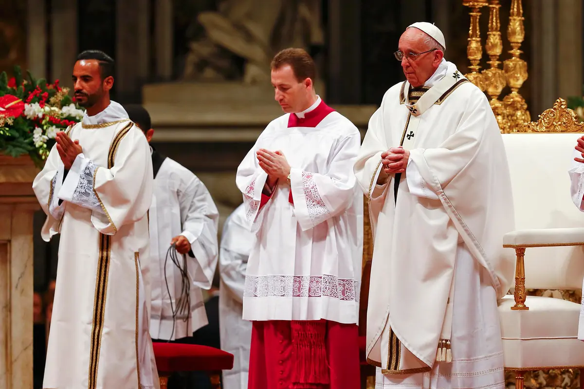 201612225-Misa-Natal-Italia-Paus-Fransiskus-Reuters