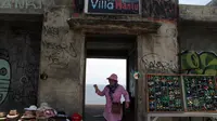 Mengintip Keindahan Pantai Lombok dari Vila Hantu