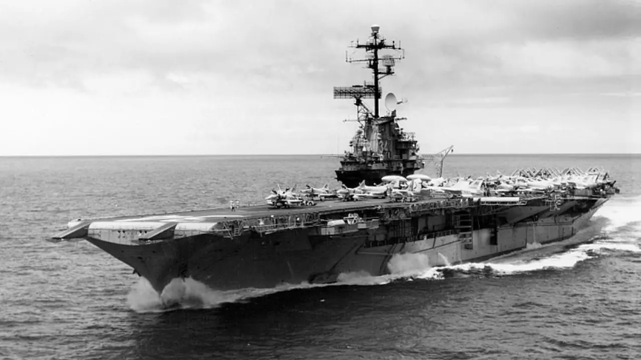 Kapal induk Amerika Serikat USS Oriskany (CVA-34) dikerahkan dalam Perang Vitenam pada 1967 (Wikipedia/Public Domain/U.S. Navy National Museum of Naval Aviation)