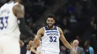 Selebrasi Karl-Anthony Towns saat Timberwolves mengalahkan Hornets di ajang NBA (AP)