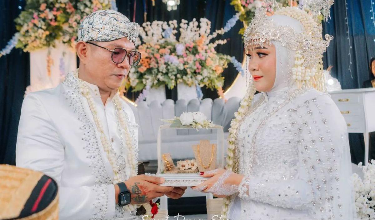 Doddy pun menyebut jika pernikahan Andika ini berbeda. Sahabatnya tersebut memberi tahu secara luas terkait pernikahannya.&nbsp;<br>