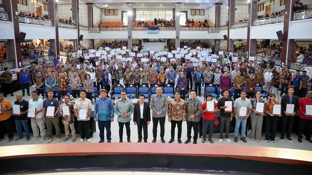 BRI bersama Pemerintah Dorong Penguatan Ekonomi Kreatif di Bali Melalui Akad Massal KUR 1.000 UMKM