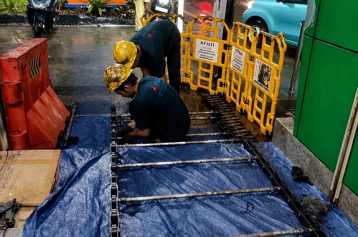 FOTO: KAI Tingkatkan Fasilitas Stasiun LRT Jabodebek Demi Kenyamanan Pengguna
