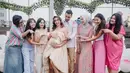 Jessica lalu mengenang tentang keluarganya. Dia sendiri tumbuh di bersama saudara laiki-laki. Tak memiliki adik atau kakak perempuan. (Foto: Instagram/ inijedar)