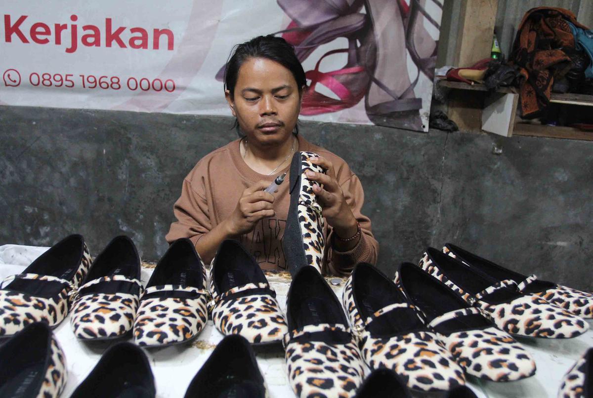 FOTO: Industri Alas Kaki Nasional Melangkah Kencang, UMKM Jadi Penopang Utama