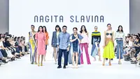 Brand NAGITASLAVINA yang merupakan besutan Nagita Slavina menghadirkan koleksi terbarunya yang diberi tajuk Epiphany di atas panggung JFW 2024, pada Kamis (26/10/2023). [Foto: Document/JFW]