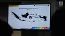 Layar monitor memperlihatkan penetapan biaya jasa saat pengumuman tarif untuk ojek online (ojol) di Kementerian Perhubungan, Jakarta, Senin (25/3). Tarif batas bawah untuk Jabodetabek sebesar Rp 2.000 per km dan dan batas atas Rp 2.500 per km. (Liputan6.com/Herman Zakharia)