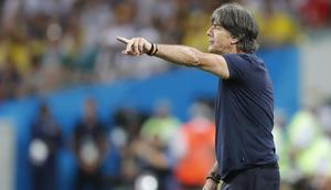 Pelatih Jerman, Joachim Low, memuji keberhasilan anak asuhnya mengalahkan Swedia 2-1 pada matchday kedua Grup F Piala Dunia 2018. (AP Photo/Frank Augstein)