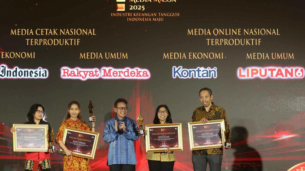 FOTO: Liputan6.com Sabet Penghargaan Media Online Terproduktif dari OJK