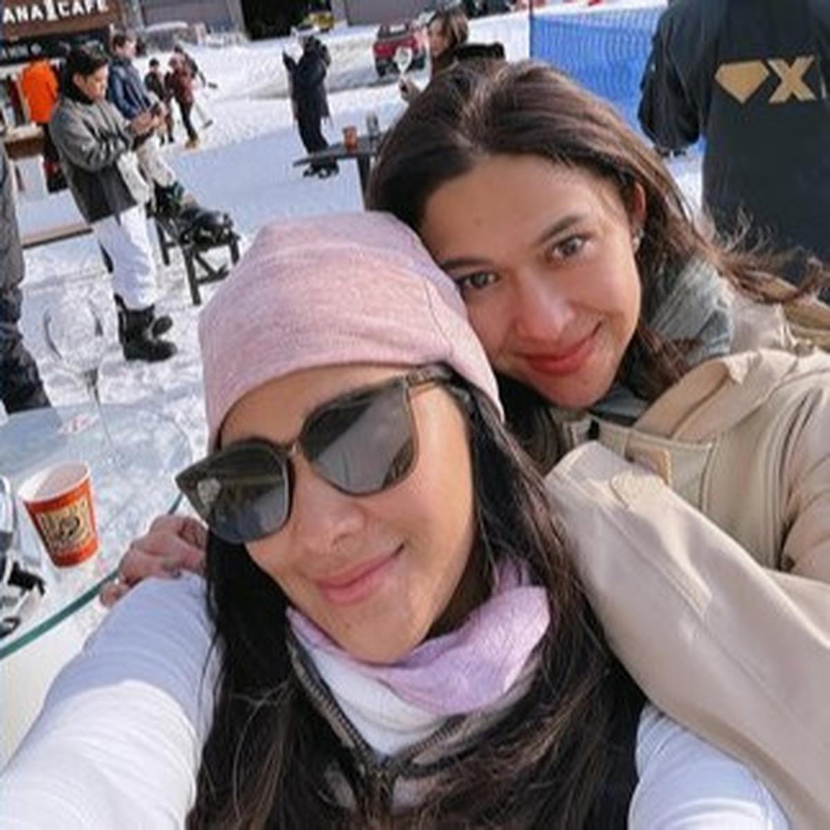 7 Potret Liburan Naysila Mirdad ke Niseko-Jepang, Asyik Main Ski Bersama Nana Mirdad - Kompak Tampil Cantik di Tengah Cuaca Dingin