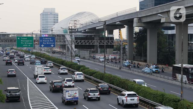 PSBB Belum Berakhir, Jalanan Jakarta Mulai Dipadati Kendaraan