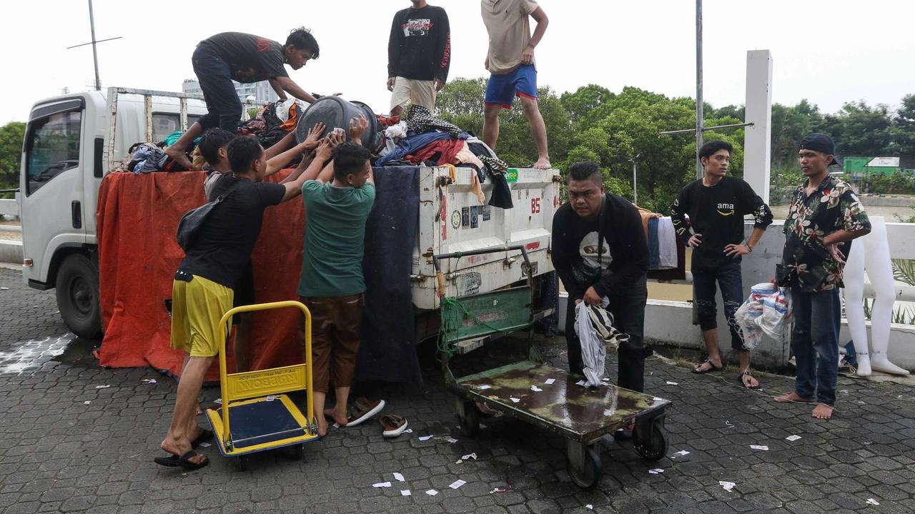 Banjir di Mega Mall Bekasi