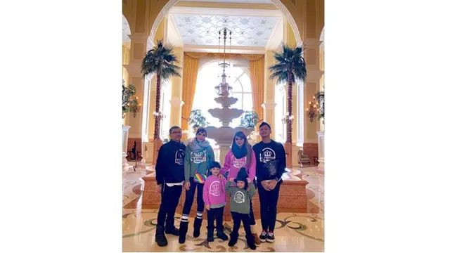 Ashanty juga mengajak keluarganya menginap di hotel mahal di sana, yakni Hotel Tokyo Disneyland.
