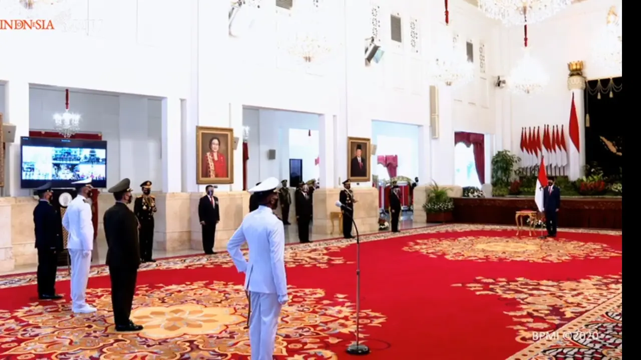 Presiden Jokowi menjadi Inspektur Upacara HUT ke-75 TNI secara virtual dari Istana Negara Jakarta, Senin (5/10/2020)
