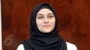 Aktris cantik keturunan Arab, Zee Zee Shahab saat ditemui di kawasan Mampang, Jakarta pada 5 Juni 2015. (Liputan6.com/Panji Diksana)