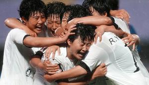 Momen emosional mewarnai kemenangan comeback tim Korea Utara, Naegohyang atas tim Korea Selatan, Suwon FC dalam laga semifinal Liga Champions Asia Wanita 2026. (AP Photo/Lee Jin-man)
