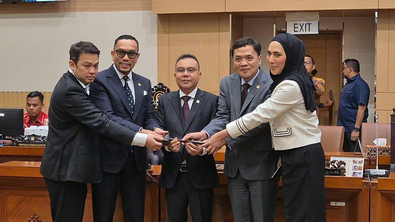 NasDem Ungkap Alasan Tunjuk Kembali Ahmad Sahroni Jadi Pimpinan Komisi III DPR: Pengalaman dan Kemampuan Memadai