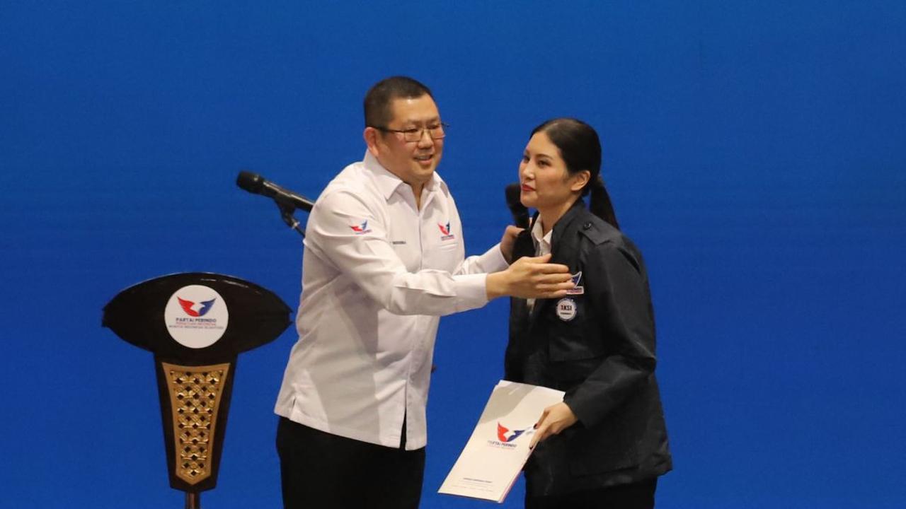 Pertanyaan itu lantas disambut teriakan "setuju" seluruh kader Perindo.<br>