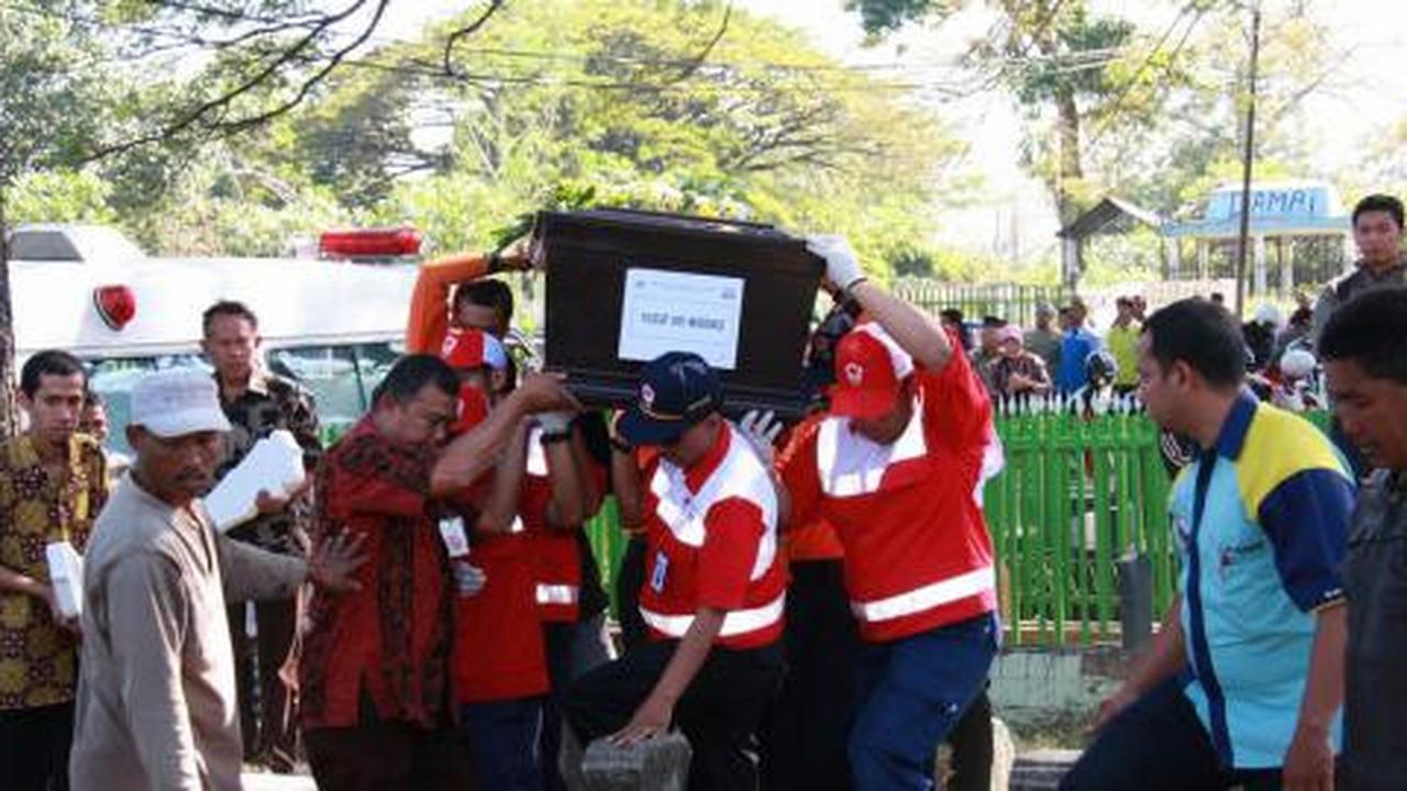 Polisi akan makamkan potongan tubuh korban Sukhoi
