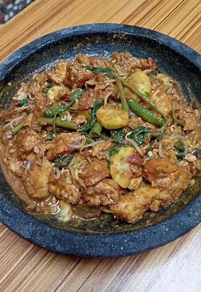 Nama Rujak Cingur Diambil dari Hidung Sapi