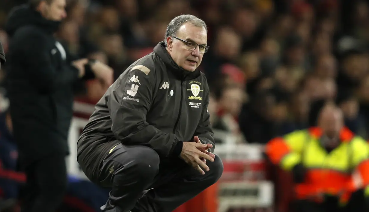 7. Pelatih Manchester City ini pun mengungkapkan kehadiran Marcelo Bielsa akan menjadi tambahan yang luar biasa untuk Liga Primer Inggris musim depan. (AFP/Adrian Dennis)