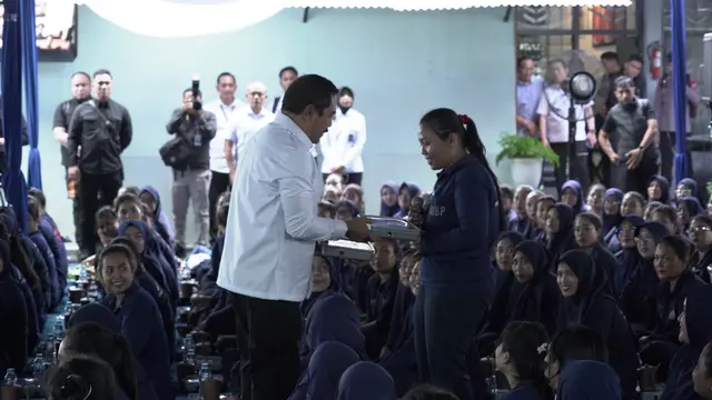 Menteri Agus Bangun Dialog Humanis Lewat Makan Siang Bersama Warga Binaan