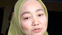 Ibunda Chandrika Chika, Poppy Putri, membantah kabar anaknya datang ke hotel di Jakarta Selatan untuk pesta narkoba bersama sesama teman selebgram. (Foto: Dok. YouTube Intens Investigasi)