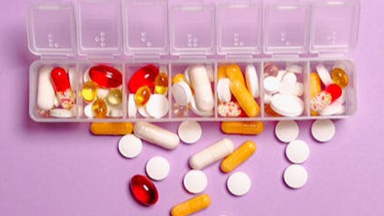 Ilustrasi Obat-obatan dan Suplemen