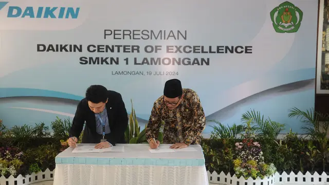 Pusat Keunggulan DAIKIN Hadir di SMKN 1 Lamongan, Jadi yang Pertama di Jatim!