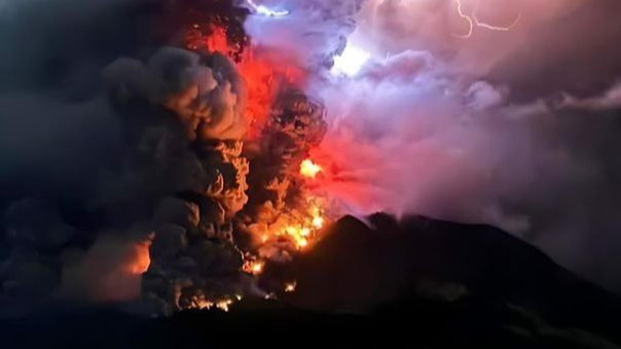 VIDEO: Detik-Detik Gunung Ruang Erupsi, Badan Geologi "Potensi Tsunami 25 Meter"