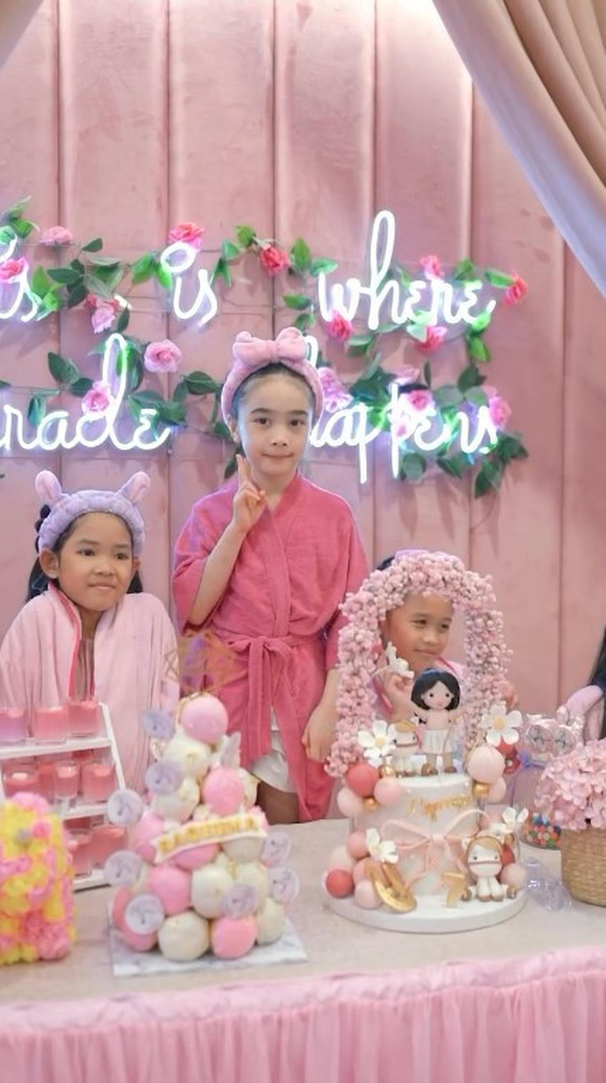 Ulang Tahun Raqeema Anak Nabila Syakieb, Konsepnya Beda dari yang Lain - bak Main Salon-Salonan Full Treatment