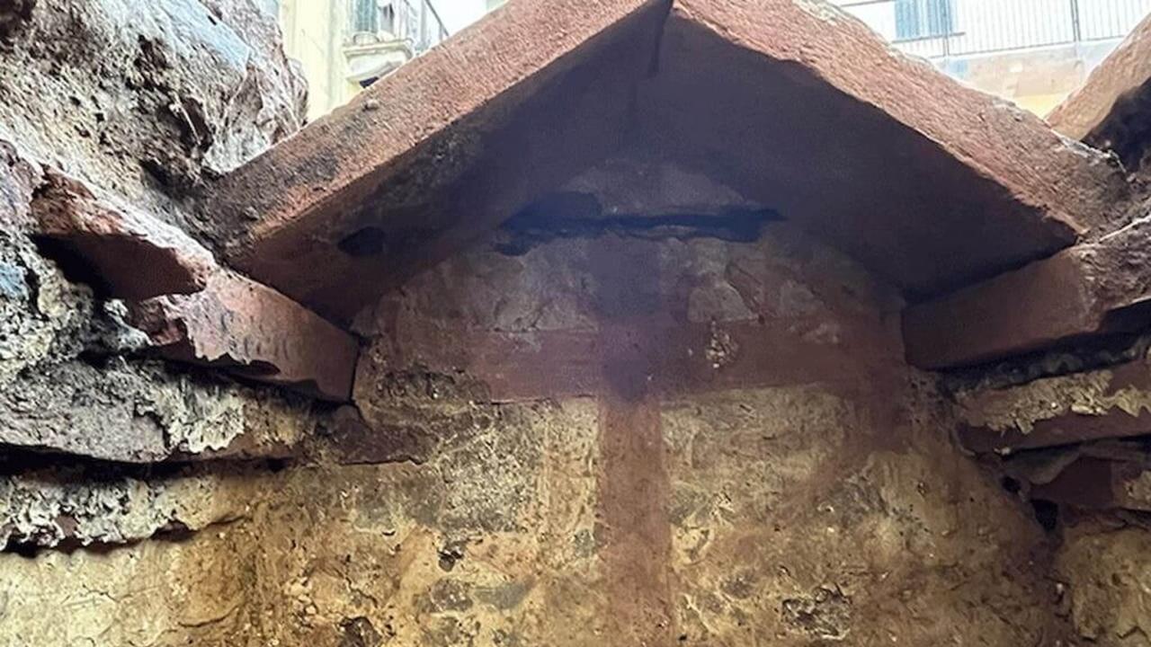 Arkeolog Temukan 20 Makam Kuno dari Abad Ketujuh di Dekat Gereja Tua, Ternyata Milik Keluarga Kerajaan dan Para Biarawan