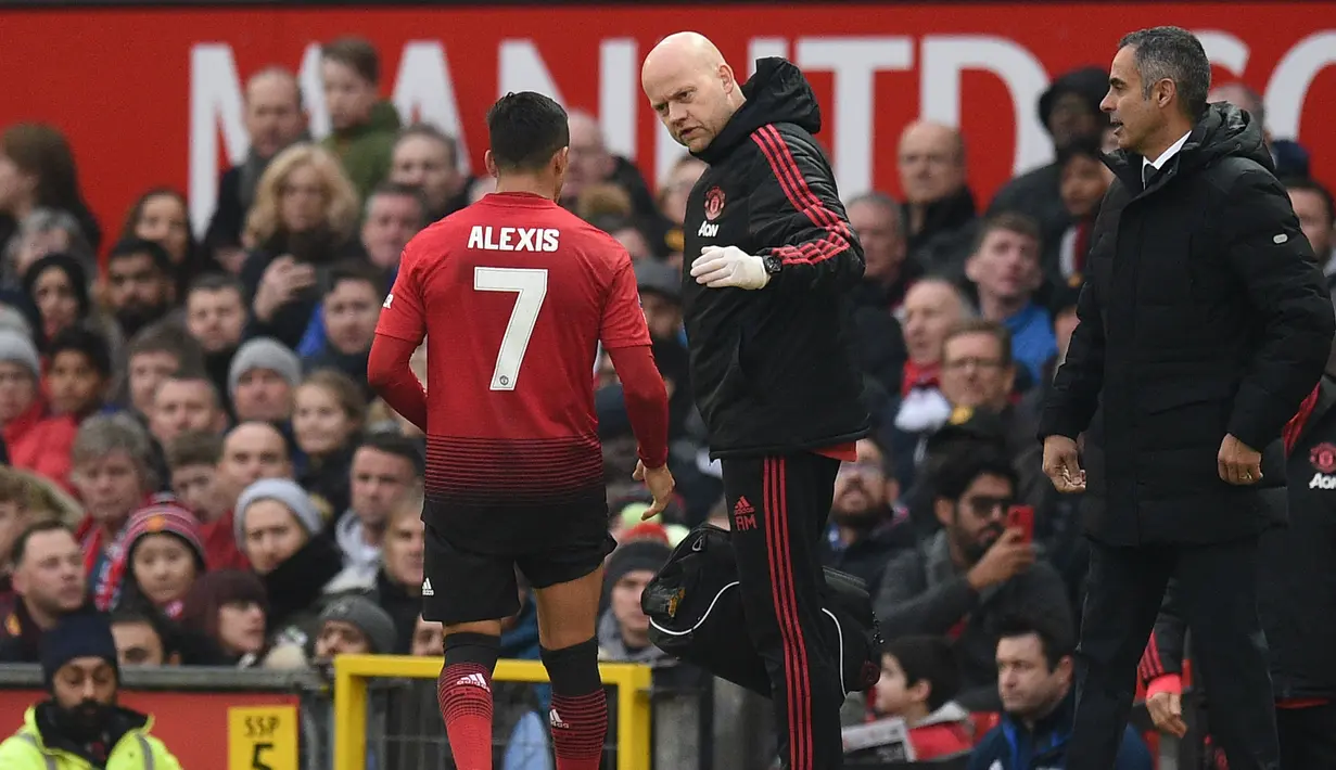 Sepeninggal Cristiano Ronaldo pun, tidak ada pemain yang mampu mewarisi nomor punggung keramat tersebut seperti yang dilakukan Cristiano Ronaldo. Mulai dari Michael Owen, Antonio Valencia, Angel Di Maria, Memphis Depay hingga terakhir Alexis Sanchez. (Foto: AFP/Oli Scarff)