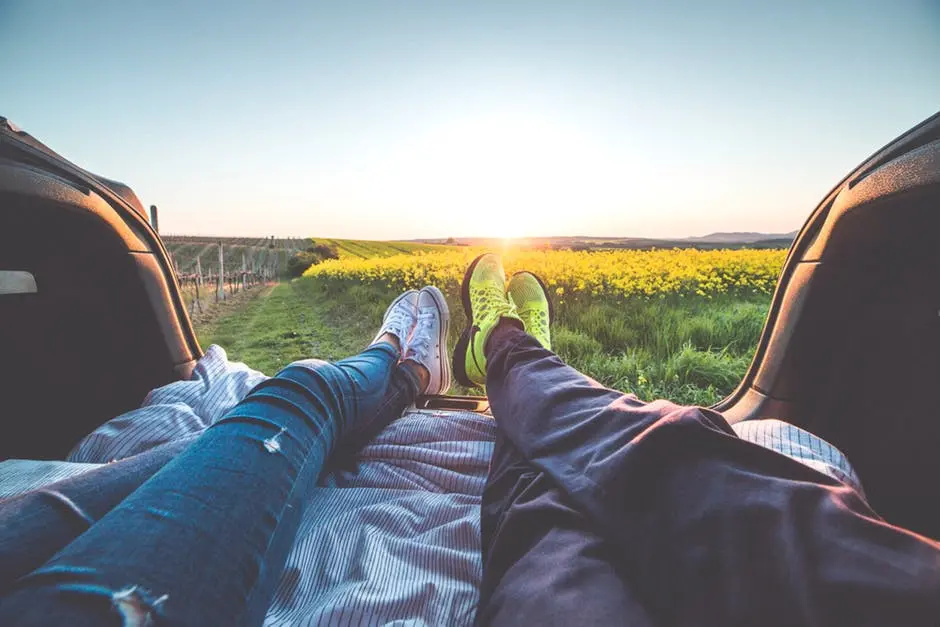 Relationship goals pasangan lain jangan dijadikan acuan dalam menjalin hubungan. (Foto: 