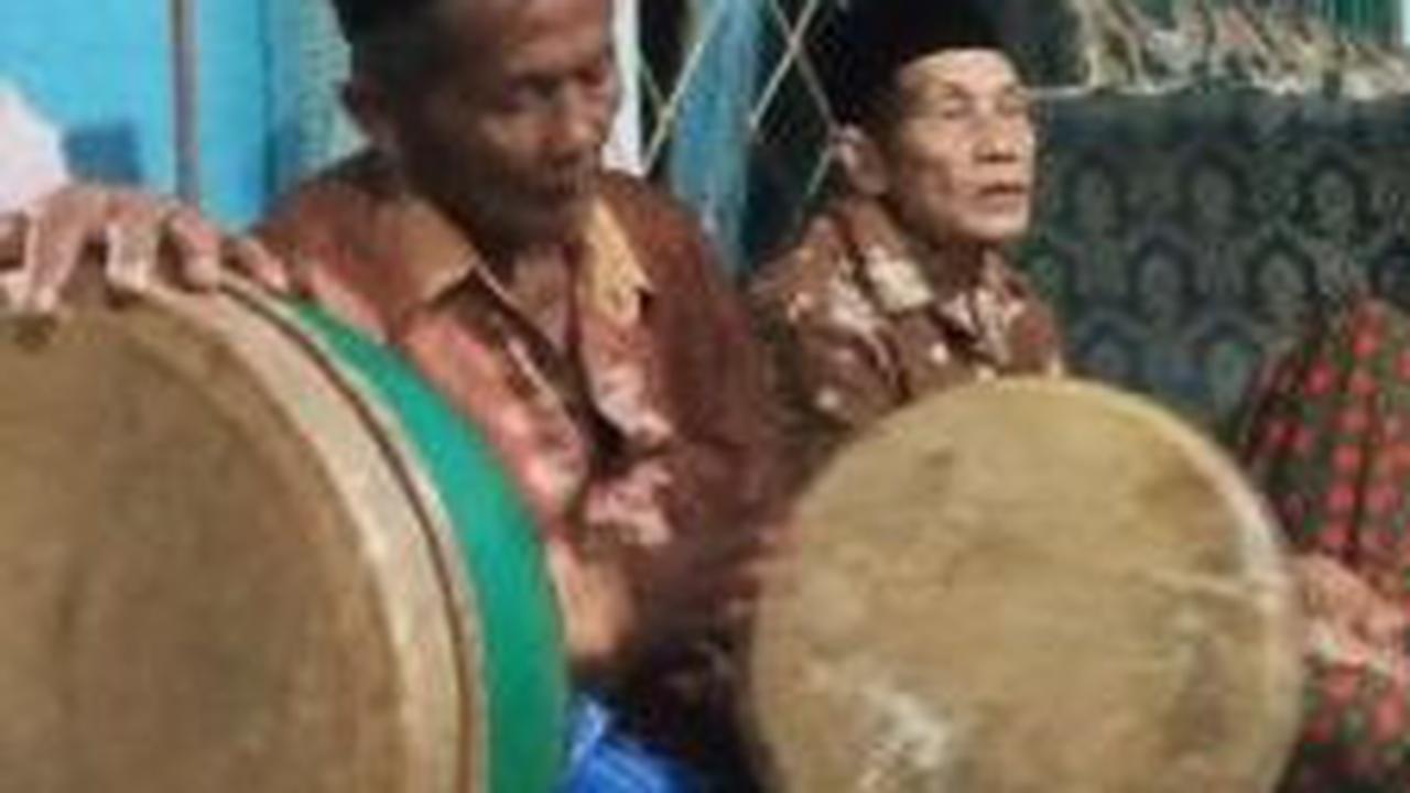 Melantunkan Salawat Nabi lewat Tradisi Jamjaneng
