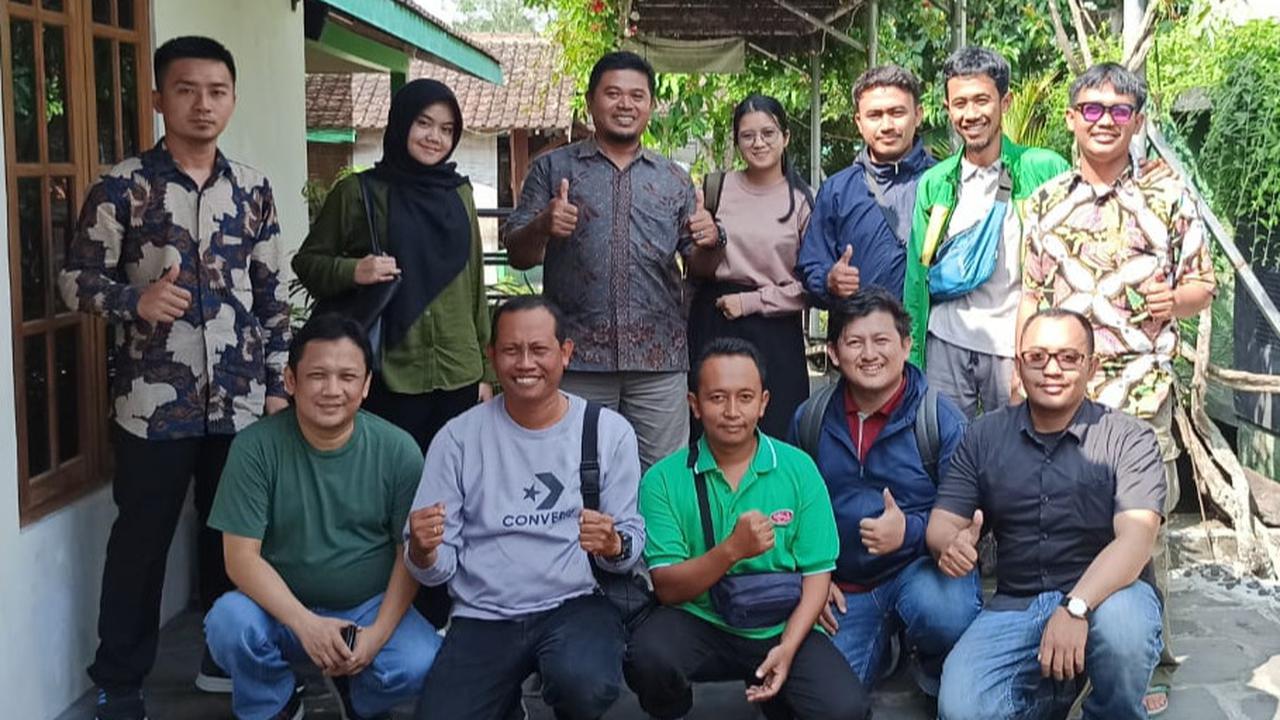 BUMDes Bersama Dengan Tim Evaluasi Desa BRILiaN