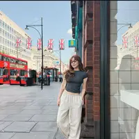 Kaos simple ala Kezia Aletheia disulap menjadi stylish./copyright. instagram/kezialetheia