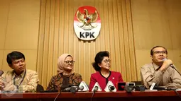 Wakil Pimpinan KPK alex Marwata memberikan keterangan pers di KPK, Jakarta, Rabu (19/10). Kemenkes bersama BPOM, BPJS dan juga LKPP melakukan koordianasi dengan KPK dalam Kajian penerapan tentang obat E-Katalog. (Liputan6.com/Helmi Afandi)