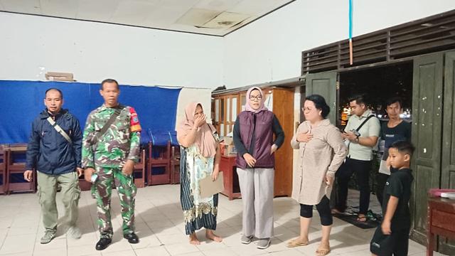 Hingga Rabu sore 13 Maret 2024, kondisi debit air banjir di wilayah Kelurahan Langkai, Kota Palangkaraya tak kunjung surut, bahkan dilaporkan naik 2 sentimeter.