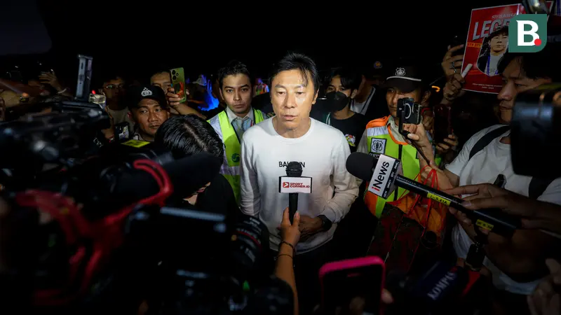 Foto: Pulang ke Korea Selatan, Shin Tae-yong Dilepas dengan Meriah oleh Masyarakat dan Suporter Indonesia