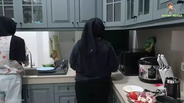 Kitchen Set Simpel Tapi Elegan, Kunci Kenyamanan Dapur Putri